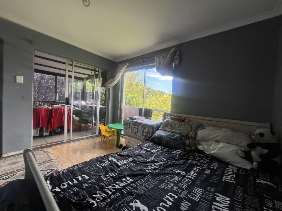 3 Bedroom Property for Sale in Vredehoek Western Cape